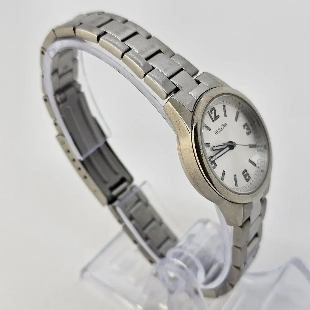 Bulova Women's Watch 28MM Gray Dial Bracelet‎ Band 7.5